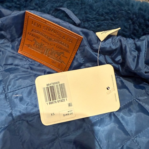 Levi's Blue Sherpa Jacket NWT - Picture 2 of 3